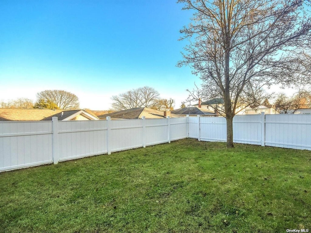 28 of 32 - 48b Marwood Road, Port Washington, NY