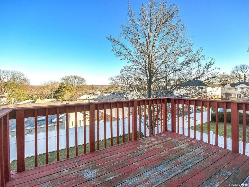 30 of 32 - 48b Marwood Road, Port Washington, NY