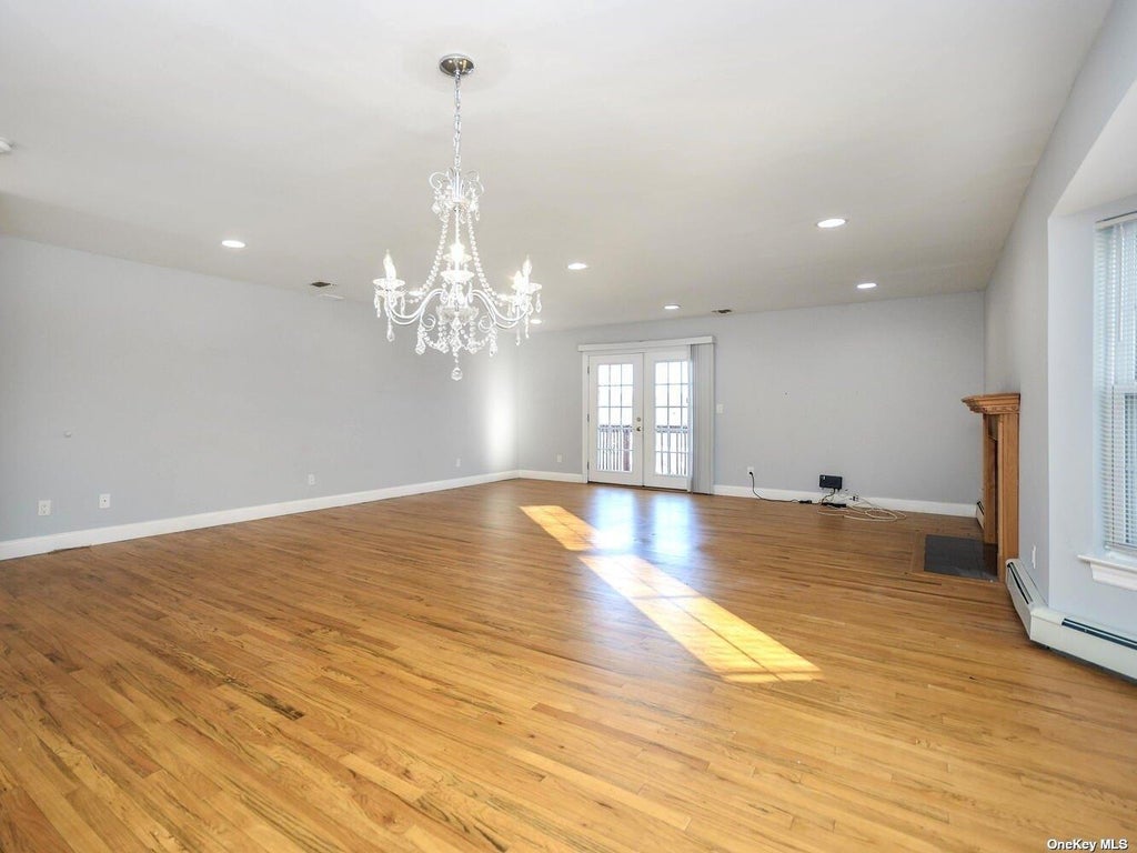 4 of 32 - 48b Marwood Road, Port Washington, NY