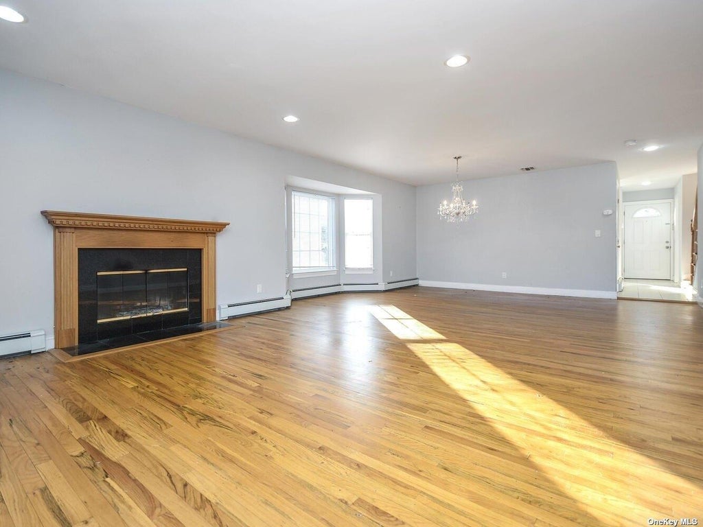 5 of 32 - 48b Marwood Road, Port Washington, NY