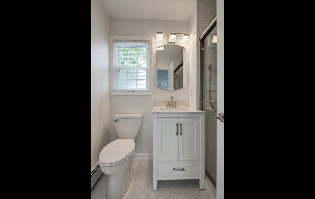 13 of 24 - 3 Dartmouth Drive # 3, Glen Cove, NY
