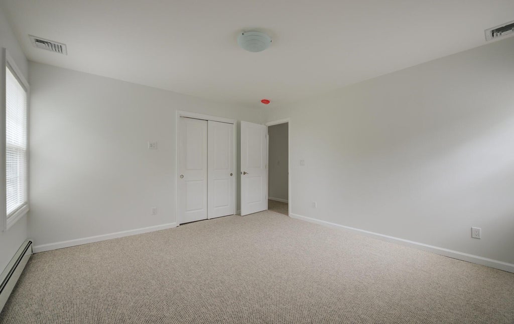17 of 24 - 3 Dartmouth Drive # 3, Glen Cove, NY