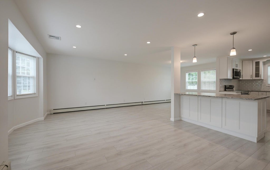 2 of 24 - 3 Dartmouth Drive # 3, Glen Cove, NY