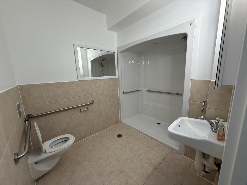 3 of 6 - 94 4th Avenue # 107, Bay Shore, NY