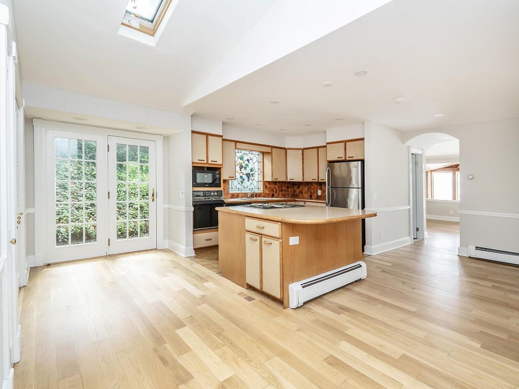 13 of 31 - 38 Prospect Avenue, Sea Cliff, NY