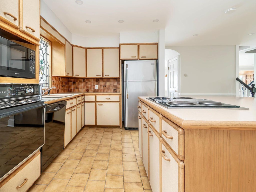 14 of 31 - 38 Prospect Avenue, Sea Cliff, NY