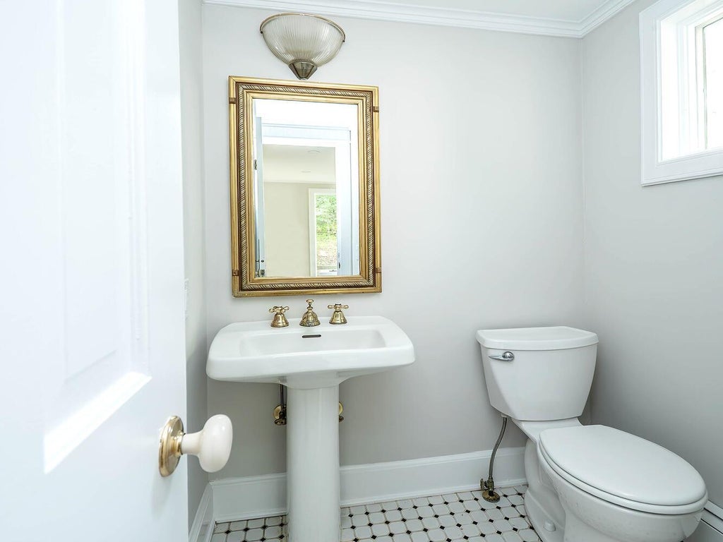 18 of 31 - 38 Prospect Avenue, Sea Cliff, NY