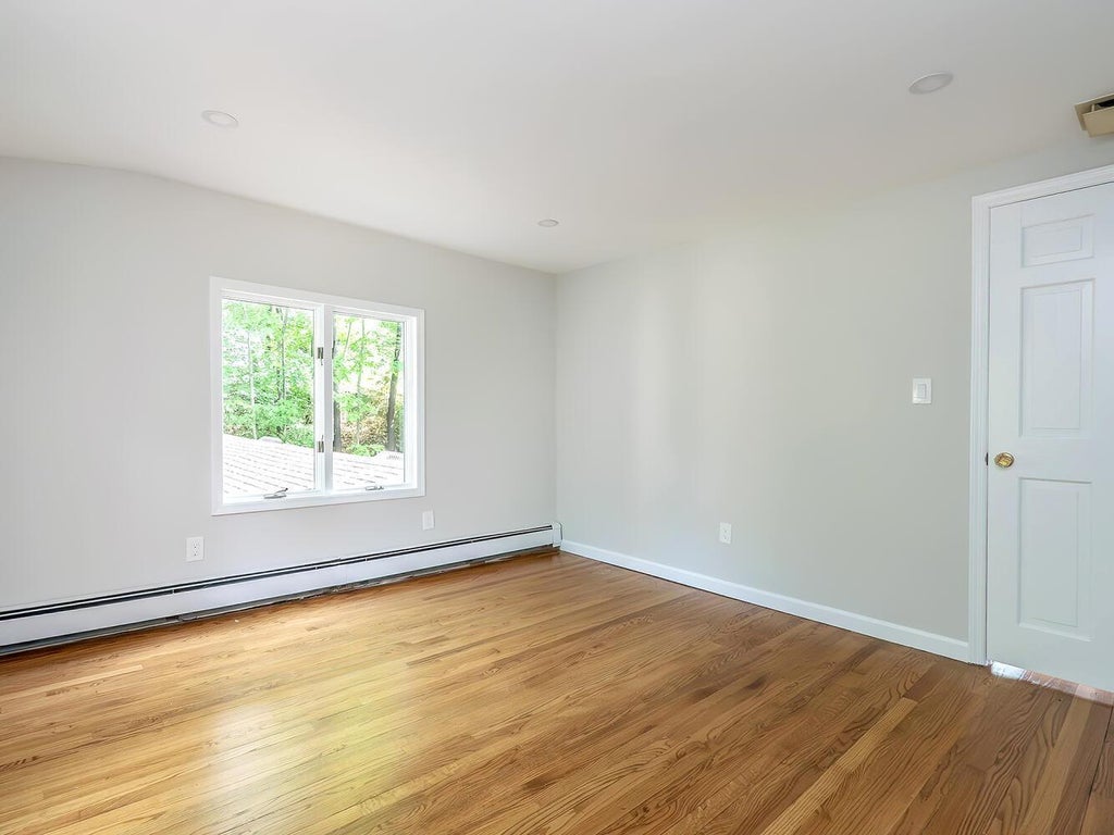 21 of 31 - 38 Prospect Avenue, Sea Cliff, NY