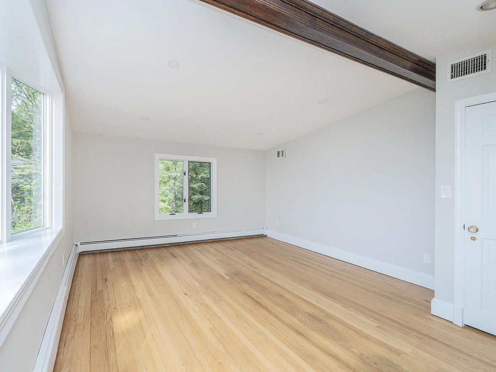25 of 31 - 38 Prospect Avenue, Sea Cliff, NY