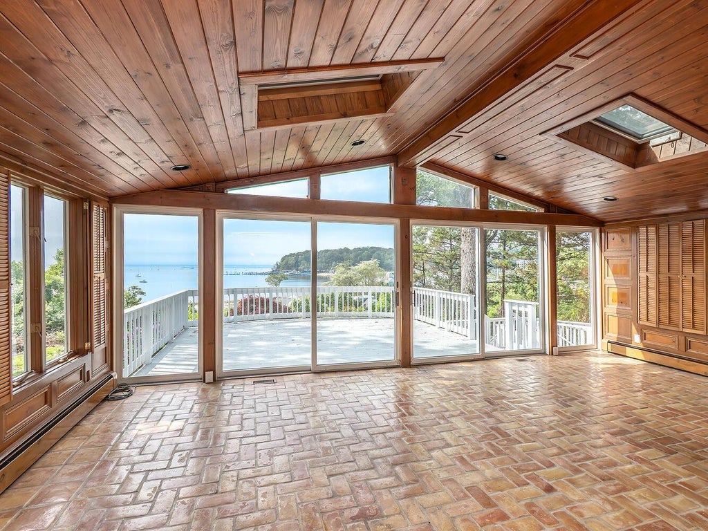 8 of 31 - 38 Prospect Avenue, Sea Cliff, NY