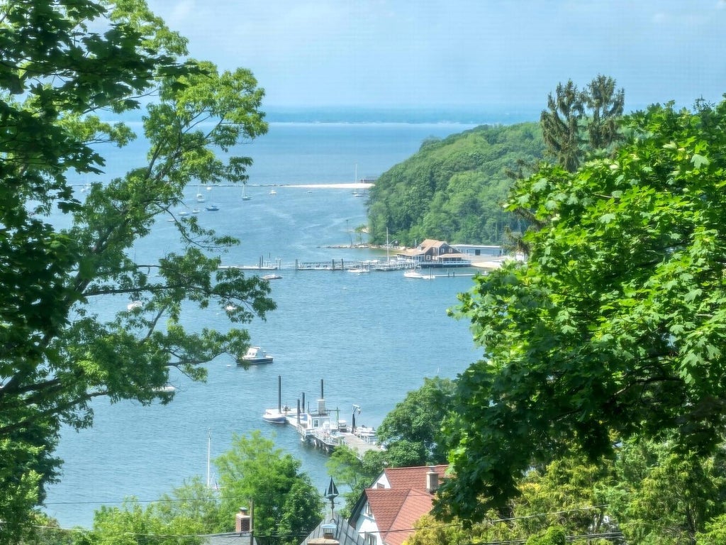 1 of 27 - 42 Central Avenue # 7, Sea Cliff, NY