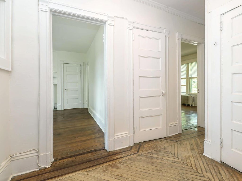 1 of 27 - 42 Central Avenue # 7, Sea Cliff, NY