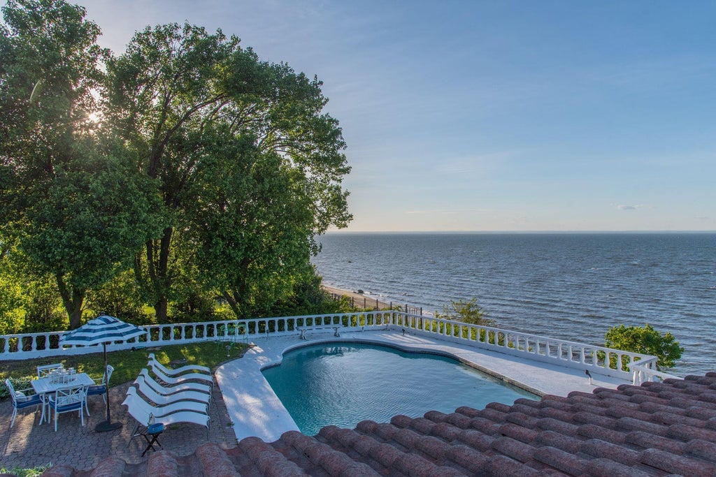 36 of 41 - 10 Beach Hill, Northport, NY