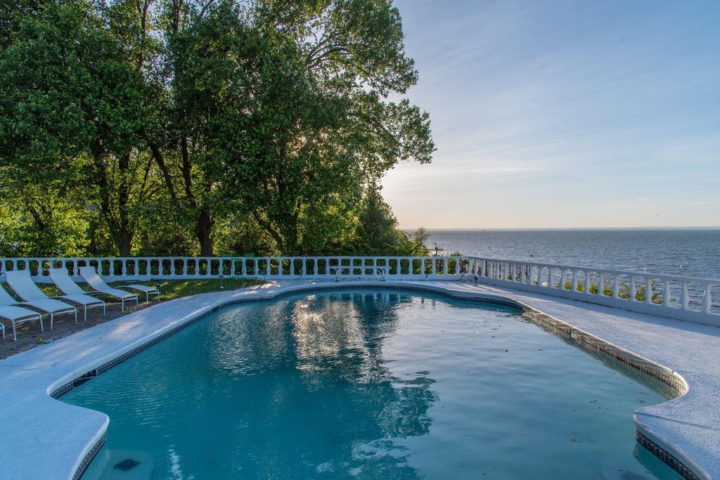37 of 41 - 10 Beach Hill, Northport, NY