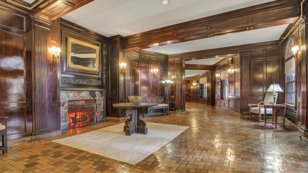 17 of 27 - 8 Barstow Road 7h, Great Neck, NY
