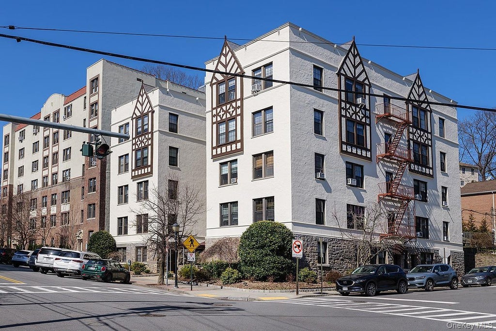 26 W Pondfield Road # 4c, Bronxville