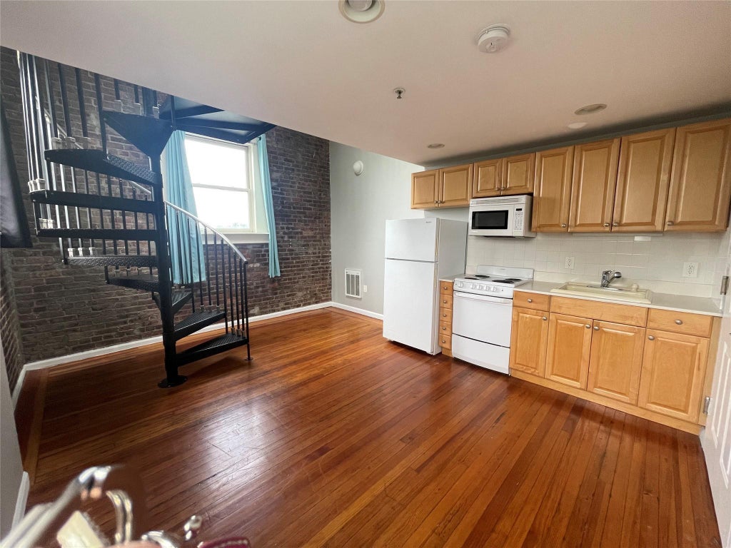 1 of 11 - 94 4th Avenue # 314, Bay Shore, NY
