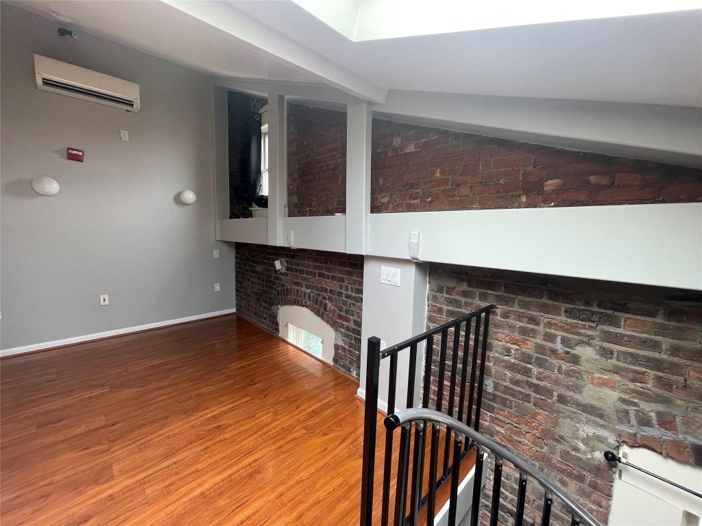 4 of 11 - 94 4th Avenue # 314, Bay Shore, NY