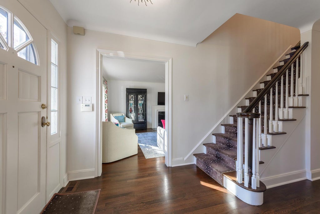 1 of 31 - 47 Whistler Road, Manhasset, NY