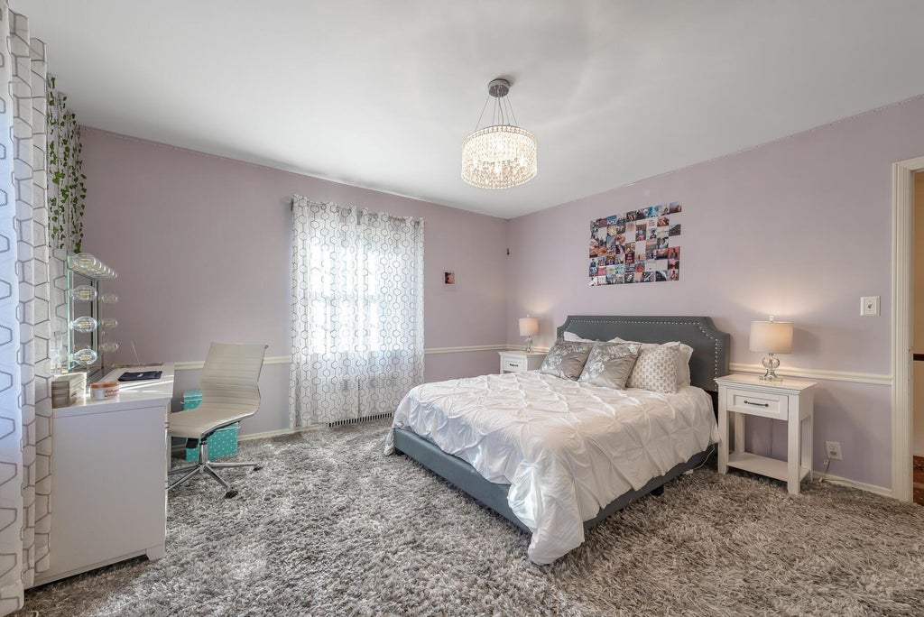 19 of 31 - 47 Whistler Road, Manhasset, NY