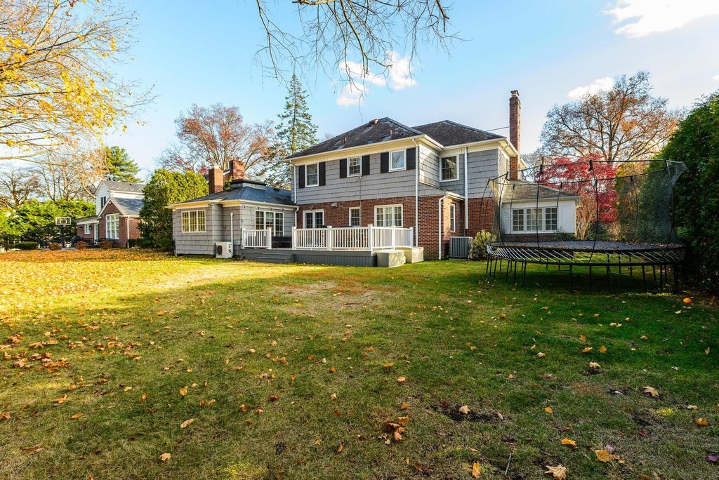 22 of 31 - 47 Whistler Road, Manhasset, NY