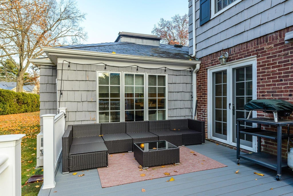 23 of 31 - 47 Whistler Road, Manhasset, NY