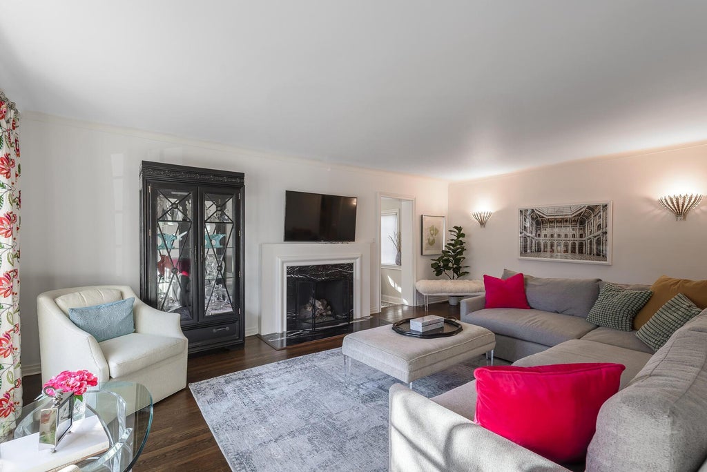 3 of 31 - 47 Whistler Road, Manhasset, NY