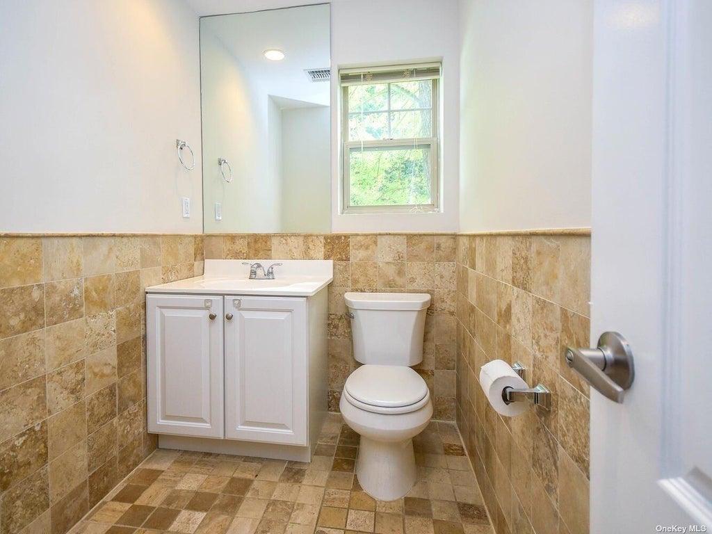 12 of 34 - 28a Dunes Lane, Port Washington, NY