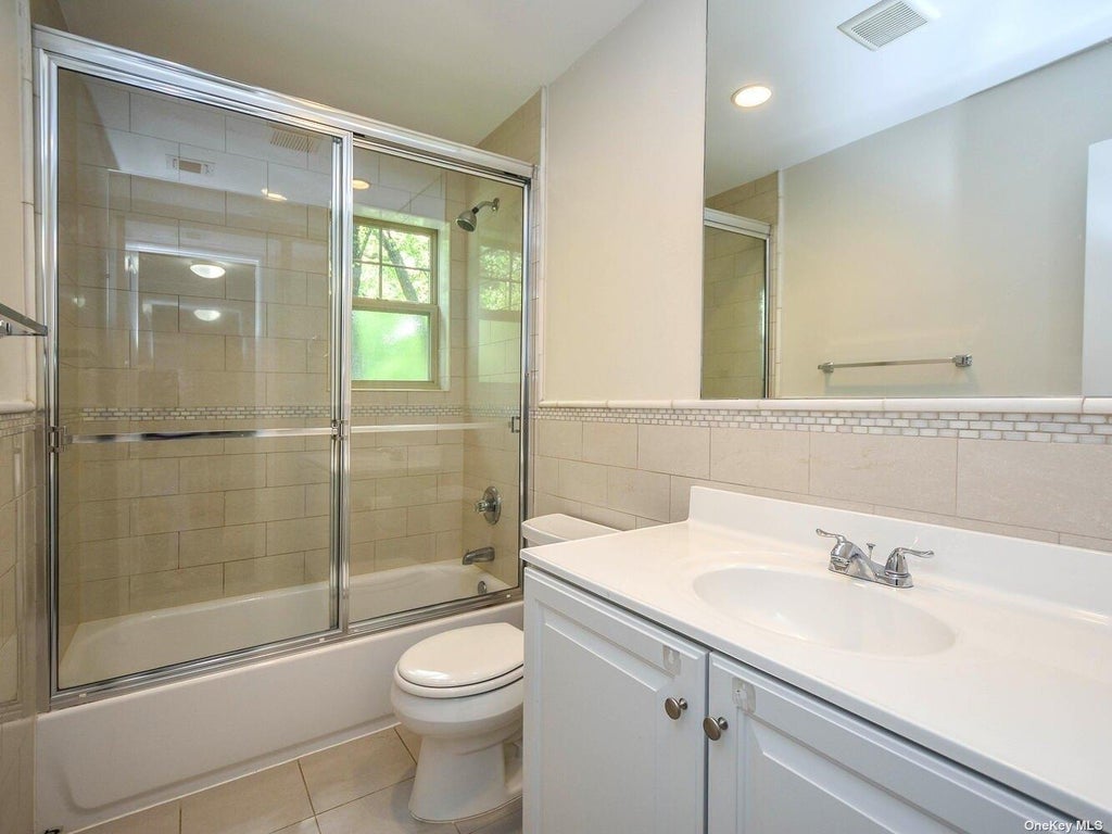 17 of 34 - 28a Dunes Lane, Port Washington, NY