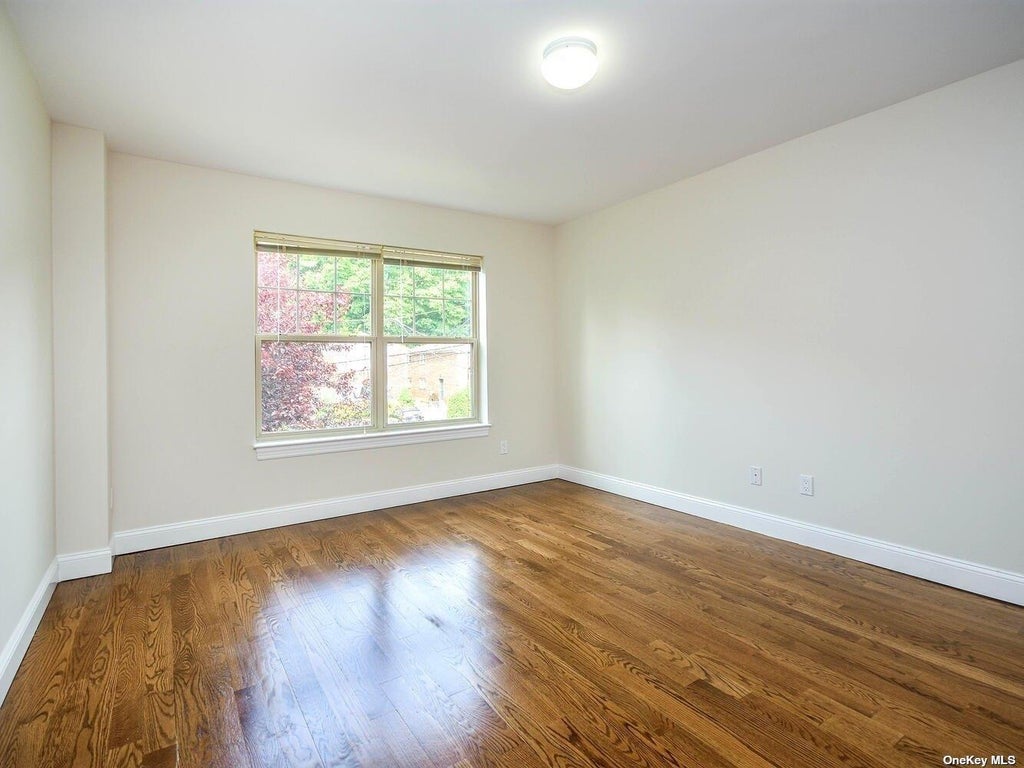 20 of 34 - 28a Dunes Lane, Port Washington, NY