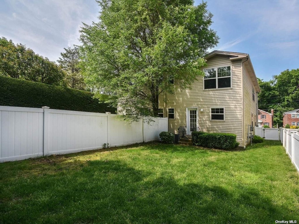 27 of 34 - 28a Dunes Lane, Port Washington, NY