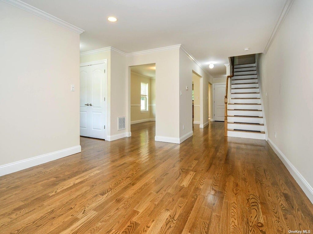 5 of 34 - 28a Dunes Lane, Port Washington, NY