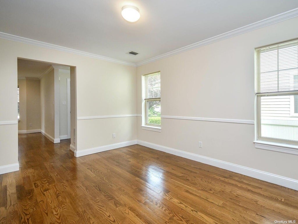 7 of 34 - 28a Dunes Lane, Port Washington, NY