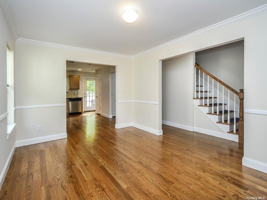8 of 34 - 28a Dunes Lane, Port Washington, NY