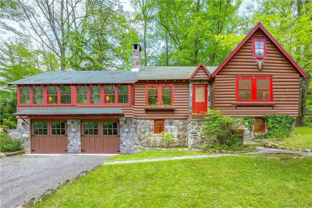 77 Lake Drive, Cold Spring