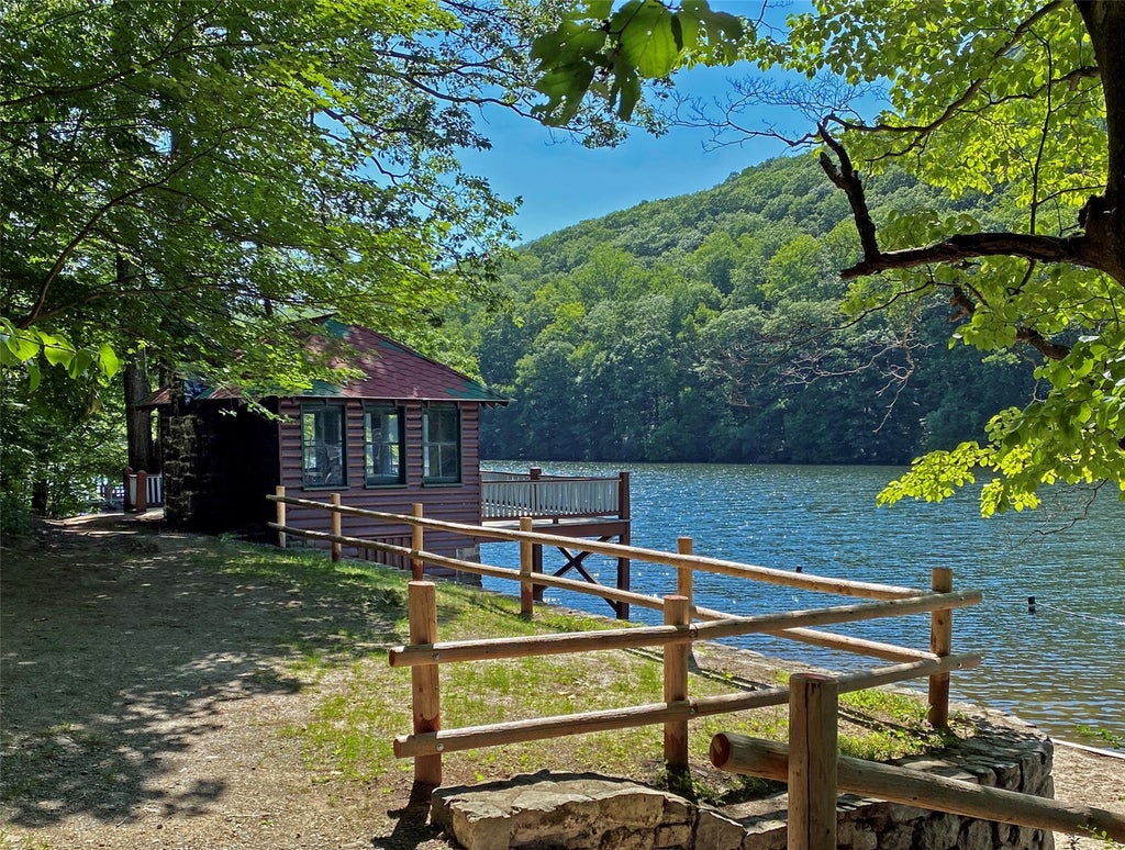 33 of 50 - 77 Lake Drive, Cold Spring, NY