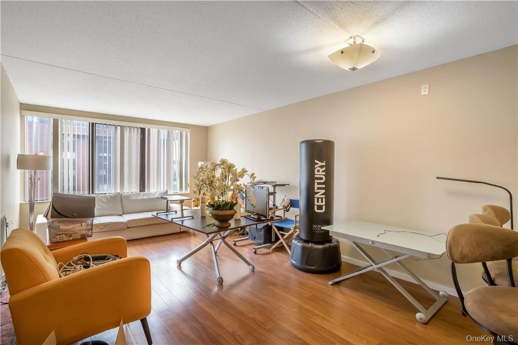 4 Martine Avenue # 809, White Plains