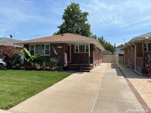 25208 82nd Avenue, Bellerose