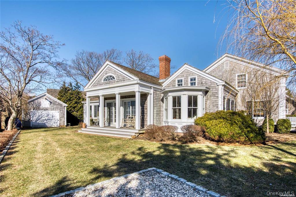 1800 Village Lane, Orient