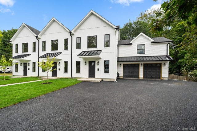 43 Wheeler # B, Warwick