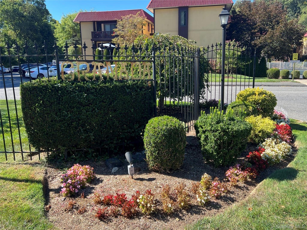 2 Granada Crescent # 8, White Plains