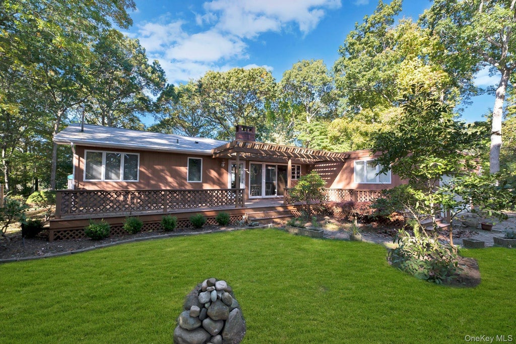 1075 Inlet Lane, Greenport