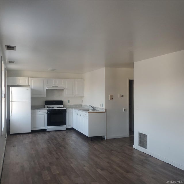 8 Main Street, Chester