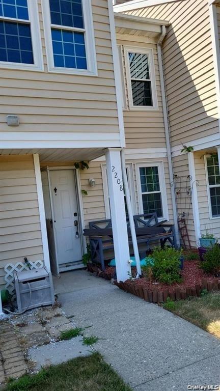 2208 Whispering Hills, Chester