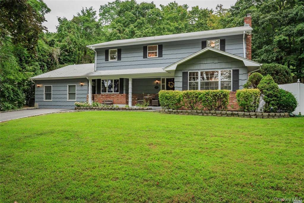 2 Harbor Circle, Centerport