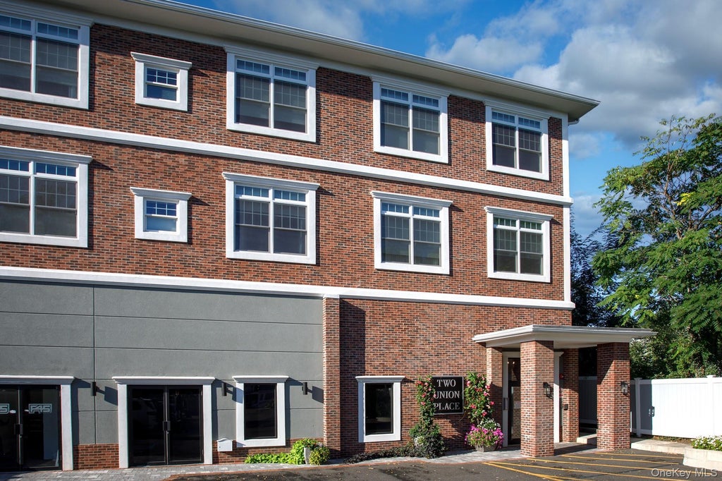 2 Union Place # 3f, Huntington