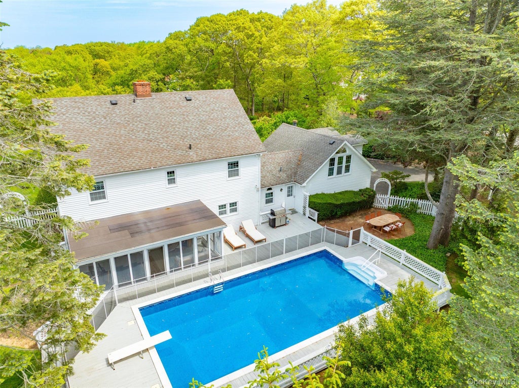 110 Sleepy Hollow Lane, Southold