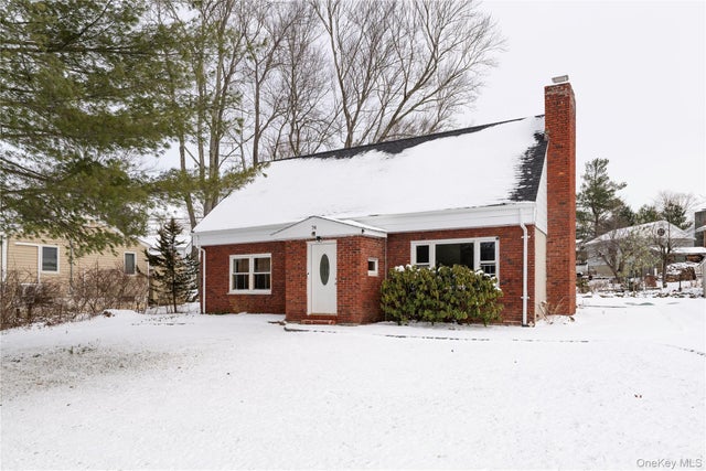 74 Lakeshore Drive E, Carmel