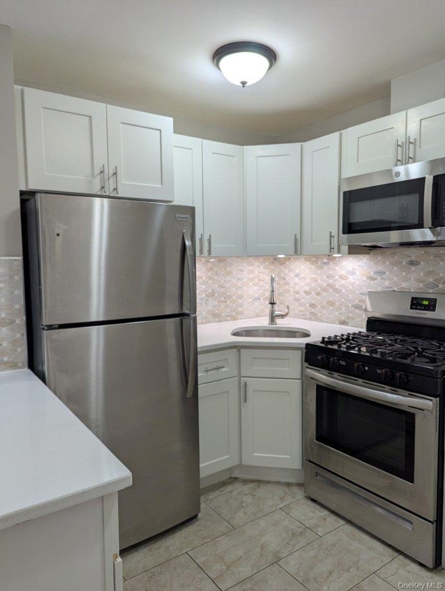 Photo of Listing #945152