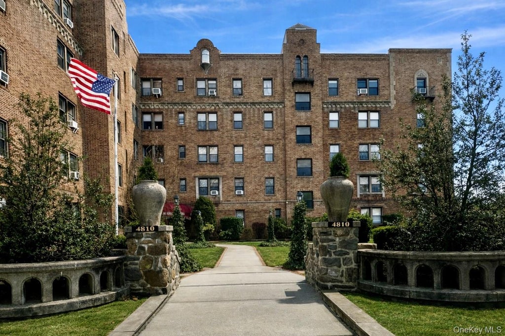 4810 Boston Post Road # 4e, Pelham